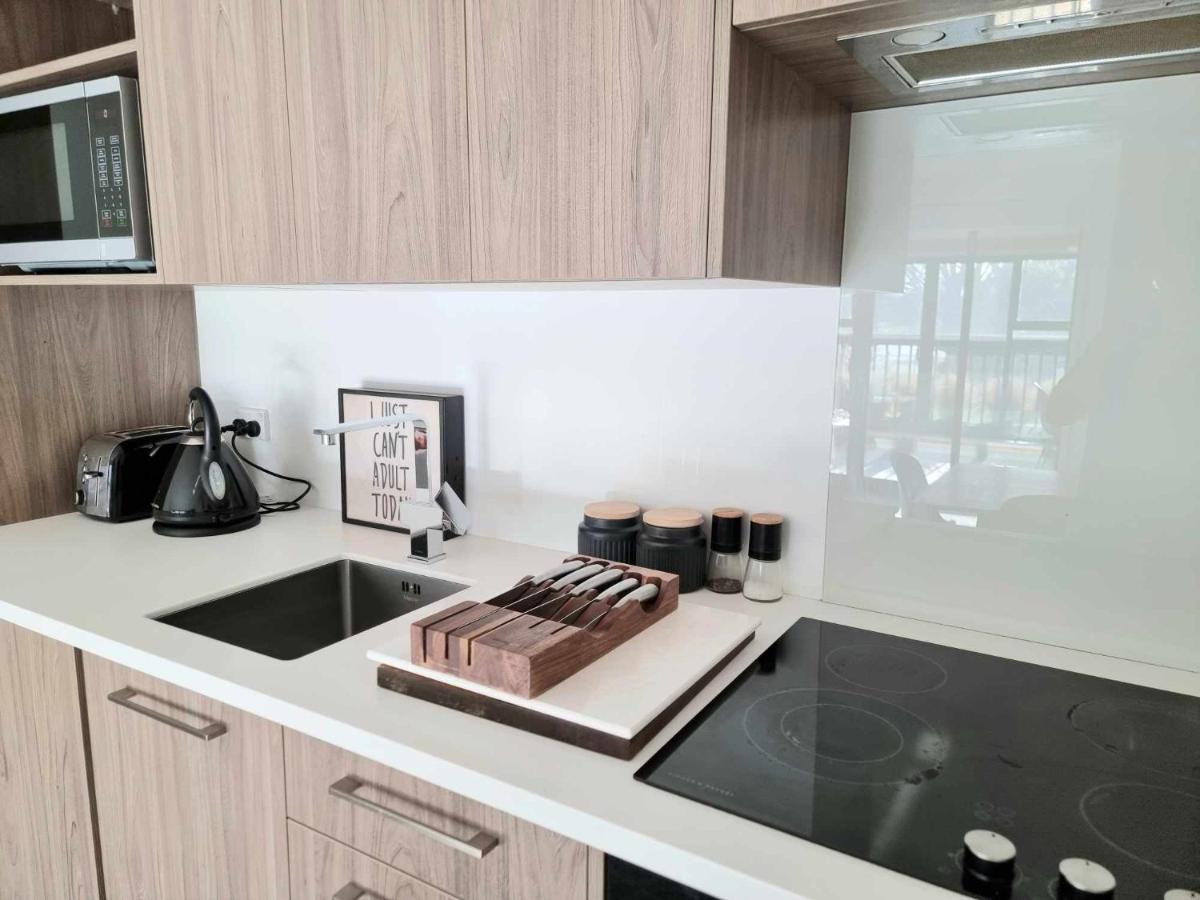Modern 1 Bedroom Apartment Across From Hagley Park Christchurch Kültér fotó
